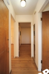 Cute 2 Bedroom Ground Floor Apt with Parking & Fireplace in Ideal NW PDX Location!