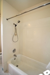 Cute 2 Bedroom Ground Floor Apt with Parking & Fireplace in Ideal NW PDX Location!