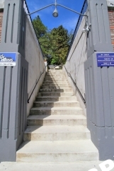 1 Bedroom Courtyard Apartment with Fireplace & Garage  – Blocks to OHSU!