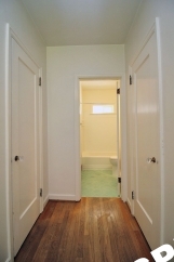 1 Bedroom Courtyard Apartment with Fireplace & Garage  – Blocks to OHSU!