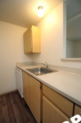 Powellhurst 2 bedroom upper unit with Balcony and W/D