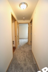 Powellhurst 2 bedroom upper unit with Balcony and W/D