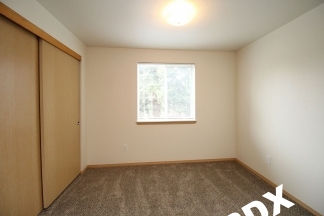 Powellhurst 2 bedroom upper unit with Balcony and W/D