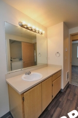 Powellhurst 2 bedroom upper unit with Balcony and W/D