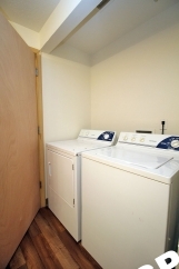 Powellhurst 2 bedroom upper unit with Balcony and W/D
