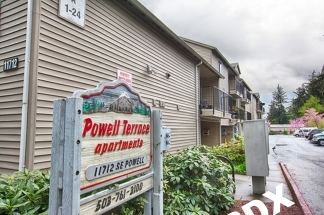 Powellhurst 2 bedroom upper unit with Balcony and W/D