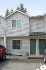 Conveniently Located 2 Bedroom Townhouse in SE Powellhurst/Gilbert