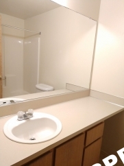Conveniently Located 2 Bedroom Townhouse in SE Powellhurst/Gilbert