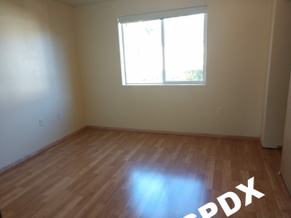 Conveniently Located 2 Bedroom Townhouse in SE Powellhurst/Gilbert