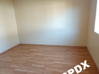 Conveniently Located 2 Bedroom Townhouse in SE Powellhurst/Gilbert