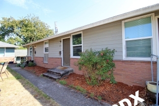 Cozy 1 Bedroom Courtyard Apartment Home in Cully