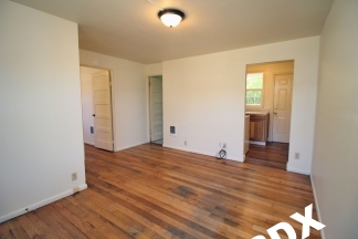 Cozy 1 Bedroom Courtyard Apartment Home in Cully