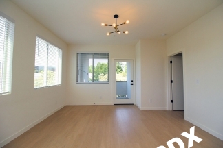 1/2 Month Of Free Rent! Luxury 2 Bedroom/2 Bath Apt in the Heart of St. Johns in the Brand New Lombard Lofts!!!