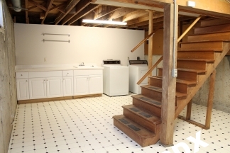 1700+sq ft Sprawling Duplex Ranch Home in Sought-After Raleigh Hills