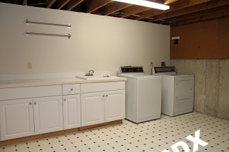 1700+sq ft Sprawling Duplex Ranch Home in Sought-After Raleigh Hills