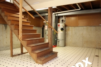1700+sq ft Sprawling Duplex Ranch Home in Sought-After Raleigh Hills