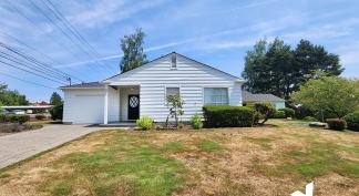 1700+sq ft Sprawling Duplex Ranch Home in Sought-After Raleigh Hills