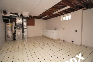 1700+sq ft Sprawling Duplex Ranch Home in Sought-After Raleigh Hills