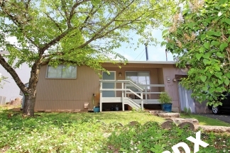 3 Bedroom Duplex Located in Southwest Portland!