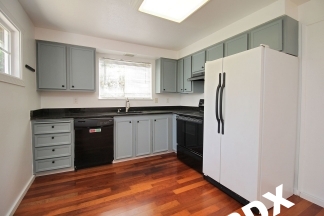 3 Bedroom Duplex Located in Southwest Portland!