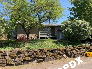 3 Bedroom Duplex Located in Southwest Portland!