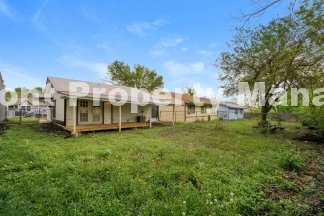 Charming 3-Bed Retreat in San Antonio – Cozy 860 sqft Gem at 5916 Mission Sunrise!