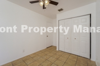 Charming 3-Bed Retreat in San Antonio – Cozy 860 sqft Gem at 5916 Mission Sunrise!