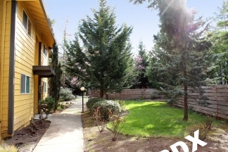 Spacious 2 Bedroom Unit in Gorgeous Raleigh Hills Apartment Community