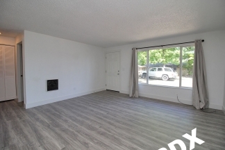 Freshly Remodeled 2 Bedroom Gresham Appt with Garage & Fenced Yard