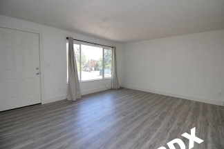 Freshly Remodeled 2 Bedroom Gresham Appt with Garage & Fenced Yard