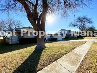 3-Bed, 2-Bath Oasis with 1,726 Sq Ft in San Antonio!