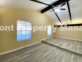 3-Bed, 2-Bath Oasis with 1,726 Sq Ft in San Antonio!