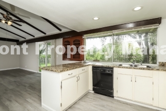 3-Bed, 2-Bath Oasis with 1,726 Sq Ft in San Antonio!