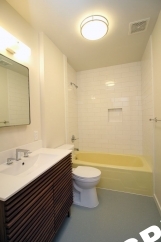 Lovely Irvington Mid-Century 2 Bedroom Apartment w/Tons of Living Space