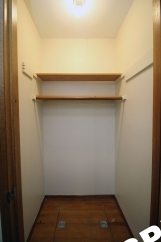 Lovely Irvington Mid-Century 2 Bedroom Apartment w/Tons of Living Space