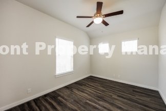 Spacious 4-Bedroom Gem with 2 Full Baths in Charming Cibolo Neighborhood – 1,977 Sq Ft of Comfort!