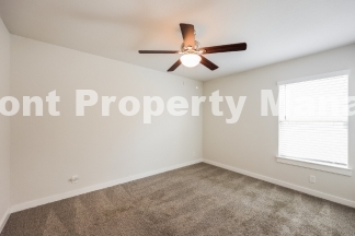Spacious 4-Bedroom Gem with 2 Full Baths in Charming Cibolo Neighborhood – 1,977 Sq Ft of Comfort!