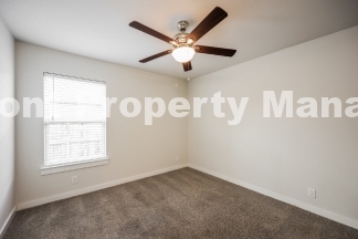 Spacious 4-Bedroom Gem with 2 Full Baths in Charming Cibolo Neighborhood – 1,977 Sq Ft of Comfort!