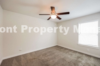 Spacious 4-Bedroom Gem with 2 Full Baths in Charming Cibolo Neighborhood – 1,977 Sq Ft of Comfort!