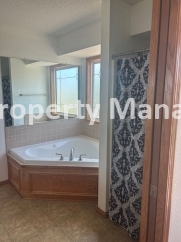3 Bedroom Home with Finished Basement - Close to Mcconnell AFB