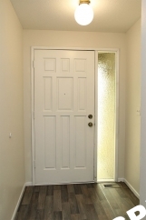 Spacious Updated 2 Bed Duplex Apartment with Large Yard - Troutdale