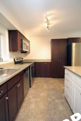 Fully Remodeled 3 Bedroom/2.5 Bathroom Lake Oswego Condo