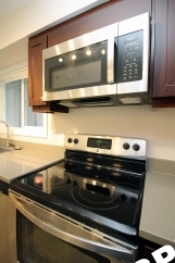 Fully Remodeled 3 Bedroom/2.5 Bathroom Lake Oswego Condo