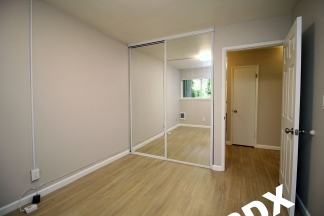 Fully Remodeled 3 Bedroom/2.5 Bathroom Lake Oswego Condo