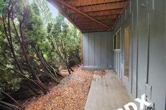 Fully Remodeled 3 Bedroom/2.5 Bathroom Lake Oswego Condo