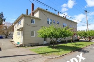 Freshly Updated 1 Bedroom with Reserved Parking In Vibrant SE PDX Neighborhood!