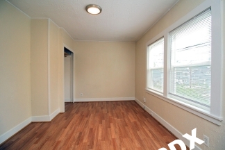 Freshly Updated 1 Bedroom with Reserved Parking In Vibrant SE PDX Neighborhood!