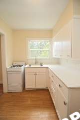 Freshly Updated 1 Bedroom with Reserved Parking In Vibrant SE PDX Neighborhood!