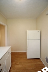 Freshly Updated 1 Bedroom with Reserved Parking In Vibrant SE PDX Neighborhood!