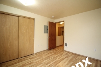 Conveniently Located 2 Bedroom Townhouse in SE Powellhurst/Gilbert